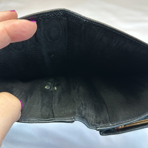 CHANEL CC Caviar Long Wallet Series #6 2000-02 Holds a Phone - Picture 12 of 15